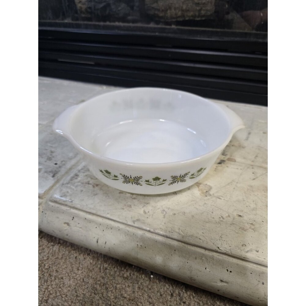 437 Anchor Hocking Meadow Green Fire King Round Casserole Dish 1 -1/2 Qt
